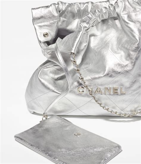 logo metallico chanel borse|Chanel 22 handbag, Metallic calfskin & silver.